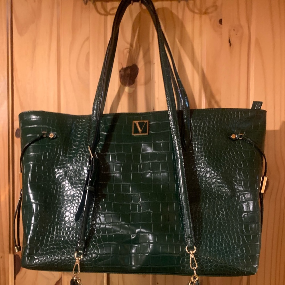 Victoria’s Secret green emerald croc tote bag! - Picture 4 of 4